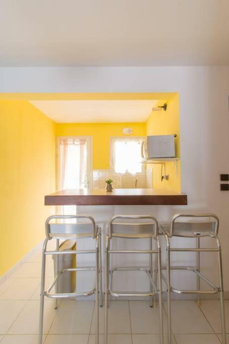 Superbe Studio avec Jacuzzi Privé Apartamento Sainte-Anne Exterior foto